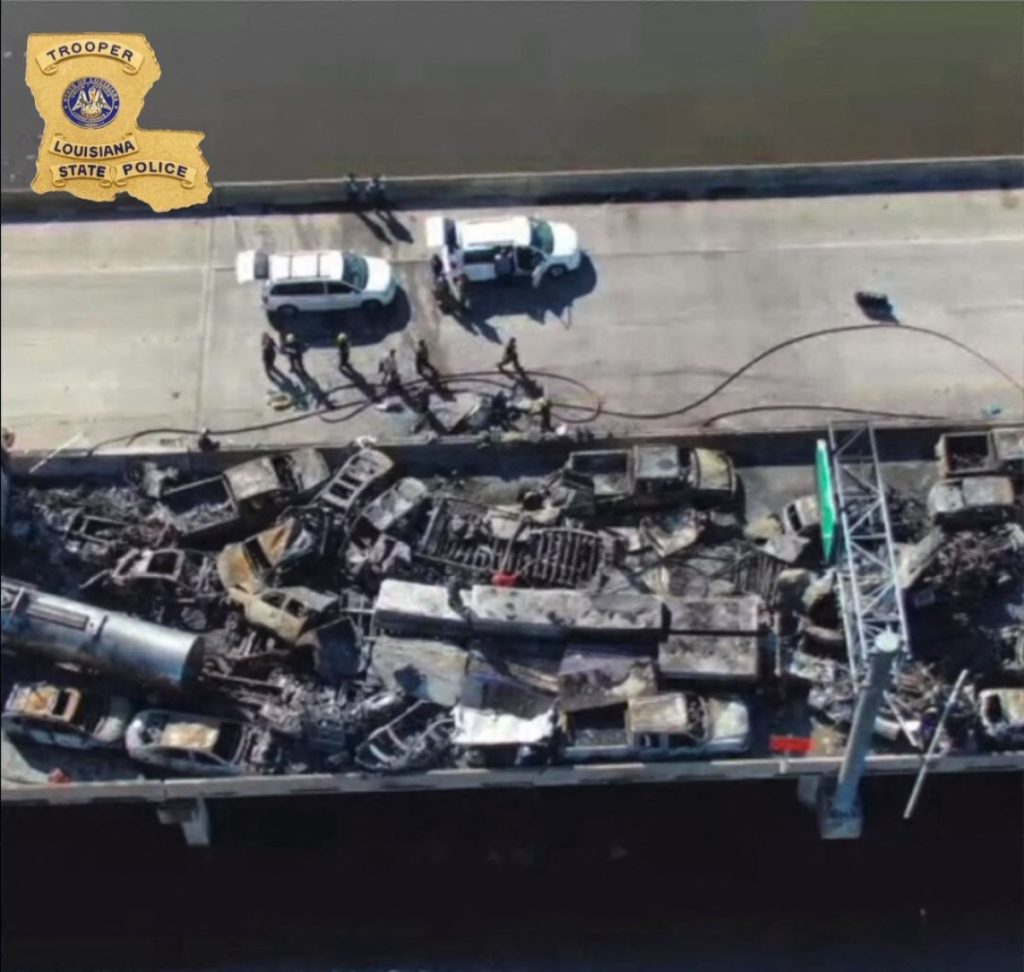 «Super niebla» causa siete muertos en gran accidente en cadena en carretera de EEUU