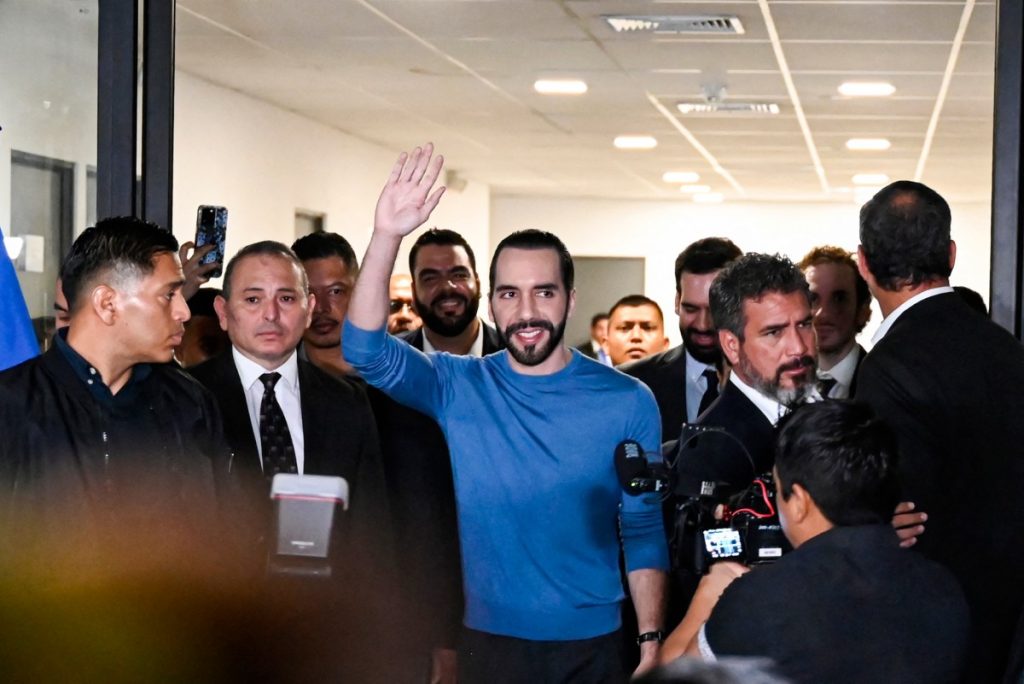 Bukele lanza su candidatura popular y polémica a la reelección en El Salvador