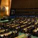 La Asamblea General de la ONU vota a favor de una "tregua humanitaria inmediata" en Gaza, mientras el conflicto entre Israel y Hamas se desataba por 21º día en la ONU en Nueva York el 27 de octubre de 2023. La resolución no vinculante, criticada por Israel y Estados Unidos por fracasar