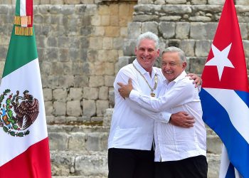 Presidente de México garantiza apoyo a Cuba, incluso con petróleo