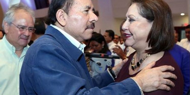 Alba Luz Ramos y el dictador Daniel Ortega. Se terminó el amor entre jefe y subordinada.