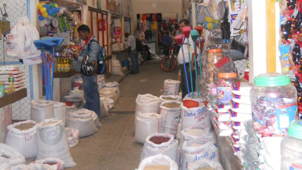 La lucha de los nicaragüenses por estirar el salario cada mes