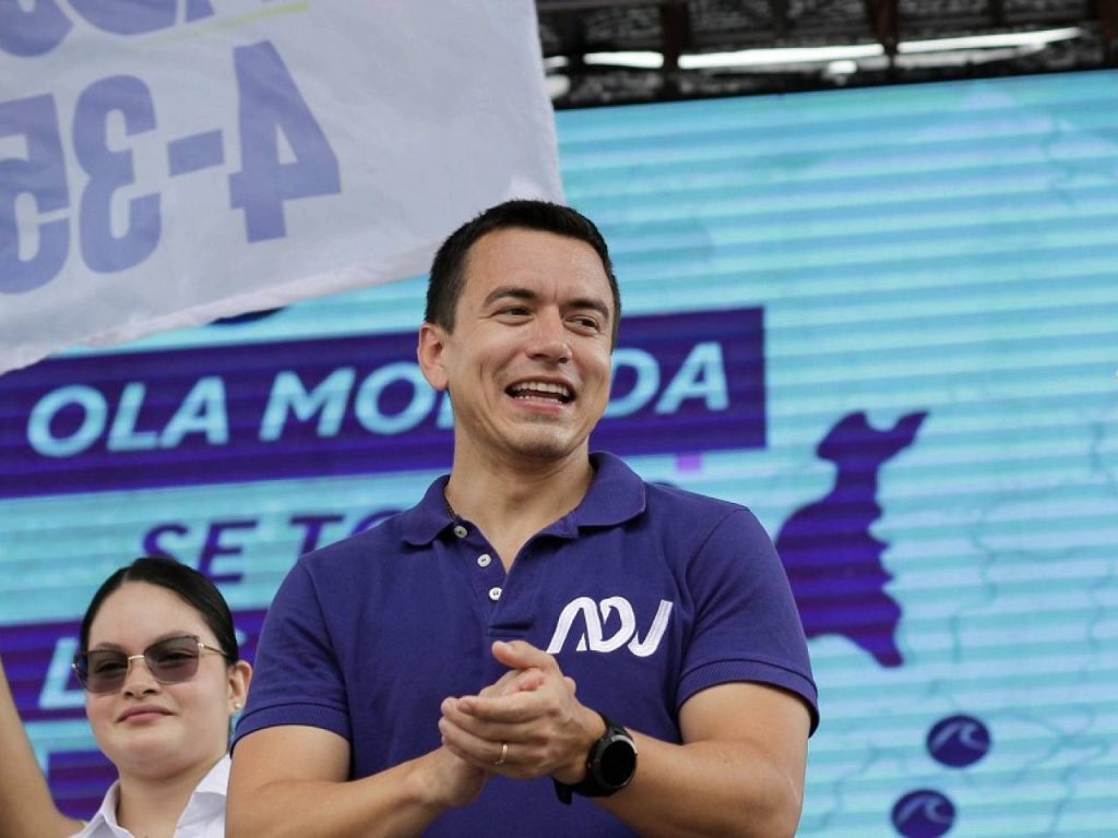 Empresario Daniel Noboa encabeza balotaje de Ecuador
