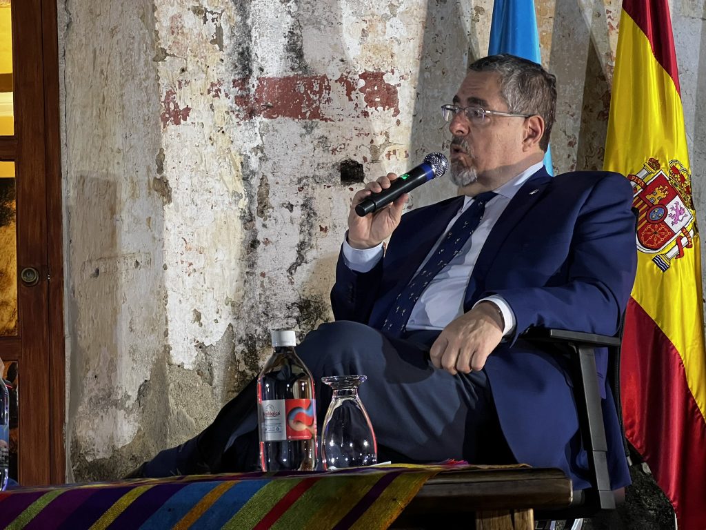 Arévalo tilda de «dictadura pura y dura» a Nicaragua, pero no descarta acercamientos con delegados de Ortega