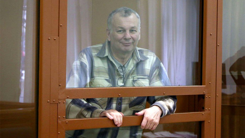 Condenan a un ruso por criticar la invasión de Putin en Ucrania