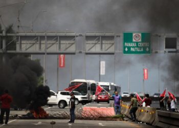 El Salvador pide a Panamá "un corredor" para transportistas varados por bloqueos