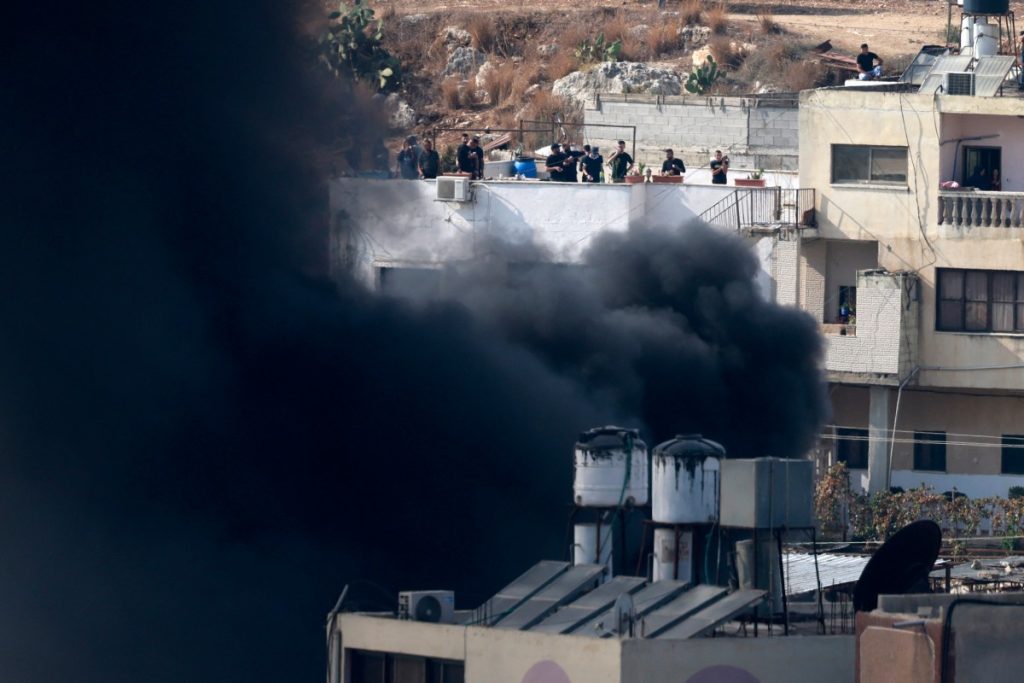 Gobierno de Hamás anuncia 27 muertos en bombardeo israelí cerca de escuela de ONU en Gaza