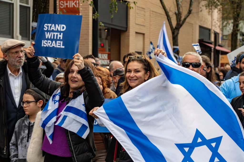 El papa celebra tregua entre Israel y Hamás, así como liberación de rehenes