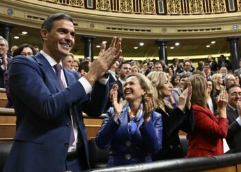El socialista Pedro Sánchez reelegido presidente del gobierno por el Parlamento. Foto: AFP