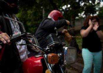 El CID Gallup reporta que el 55% de nicaragüenses sienten que el crimen está aumentando. Foto: Confidencial