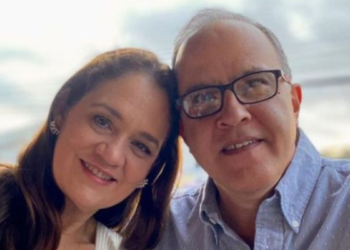 Karen Celebertti junto a su esposo, Martín Argüello. Foto: 100% Noticias.
