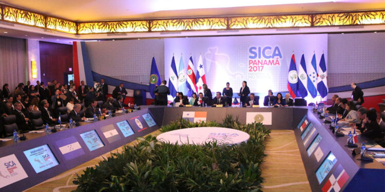 Ortega pone en dudas la permanencia de Nicaragua dentro del SICA.