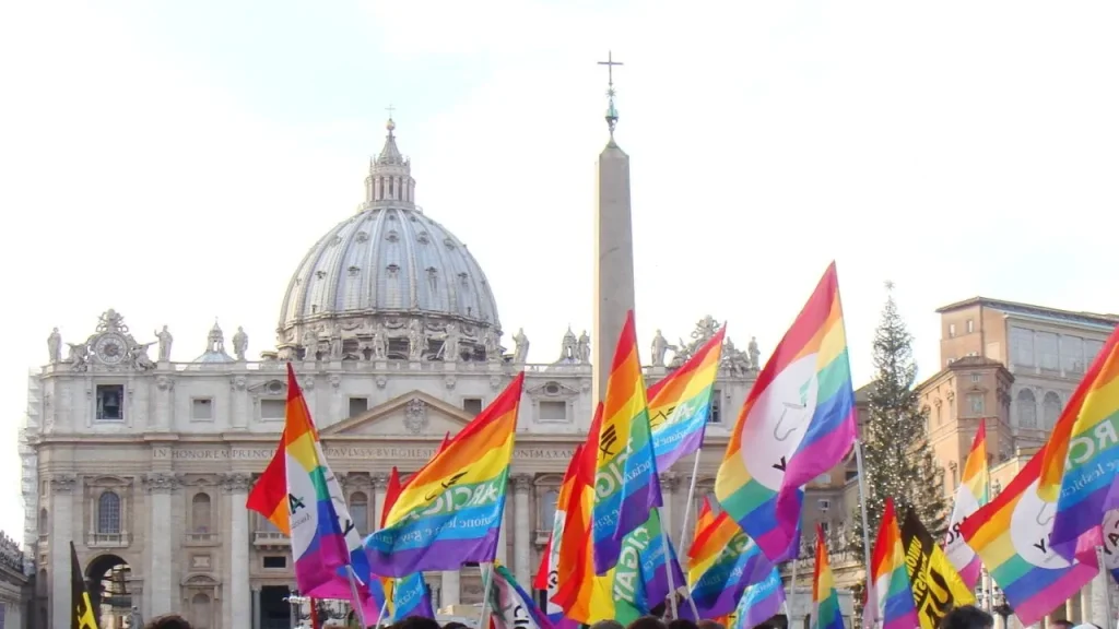 El Vaticano aprueba el bautismo para transexuales