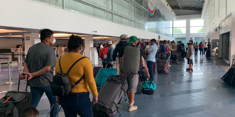 Subsecretario de estado para asuntos del hemisferio occidental de los Estados Unidos condena la migración irregular en vuelos chárter del Caribe a Nicaragua. Foto: Vos TV