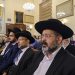 Los judíos iraníes, incluido el rabino principal Younes Hamami Lalehzar (centro), celebran una reunión antiisraelí en una sinagoga de Teherán en apoyo a los palestinos en Gaza el 30 de octubre de 2023, en medio de las batallas en curso entre Israel y el grupo palestino Hamas en la Franja de Gaza.