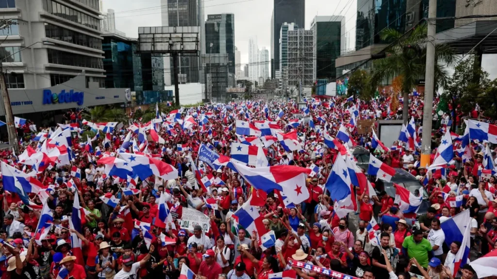 Minera indemniza a 5.000 trabajadores despedidos en Panamá