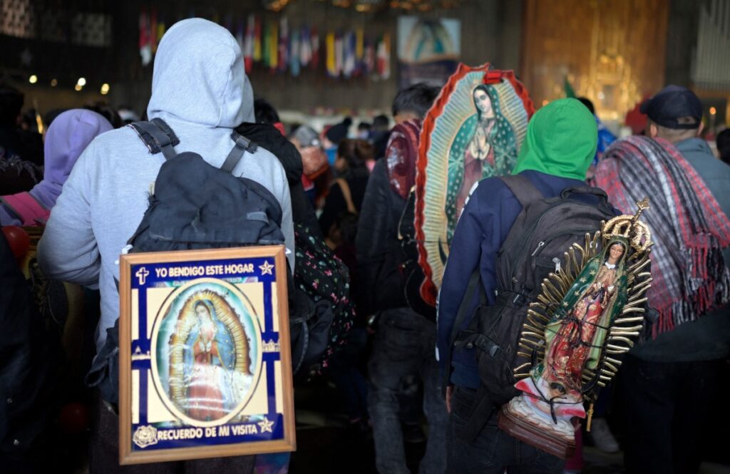Tres peregrinos mueren atropellados en festejos de la virgen de Guadalupe en México