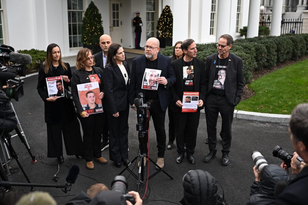 Biden recibe a familias de rehenes estadounidenses retenidos en Gaza