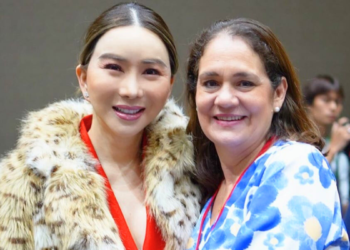 La dueña de la franquicia Miss Universo, Anne Jakkaphong, junto a la ahora exdirectora de Miss Nicaragua Karen Celebertti. Foto: Anne Jakrajutatip | Instagram.