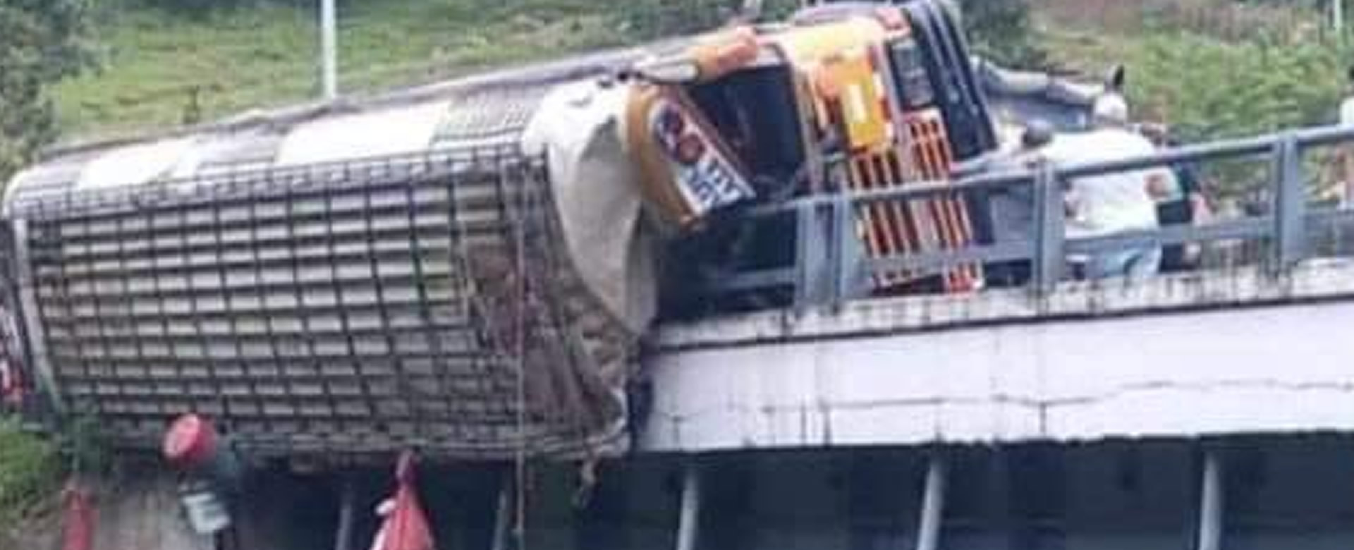 Policía capturó al conductor del bus del accidente en el puente Mancera que dejó un saldo de 20 fallecidos. Foto: Canal 13