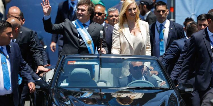 El «ultraderechista» Javier Milei asumió la presidencia de Argentina. Foto: RTVE