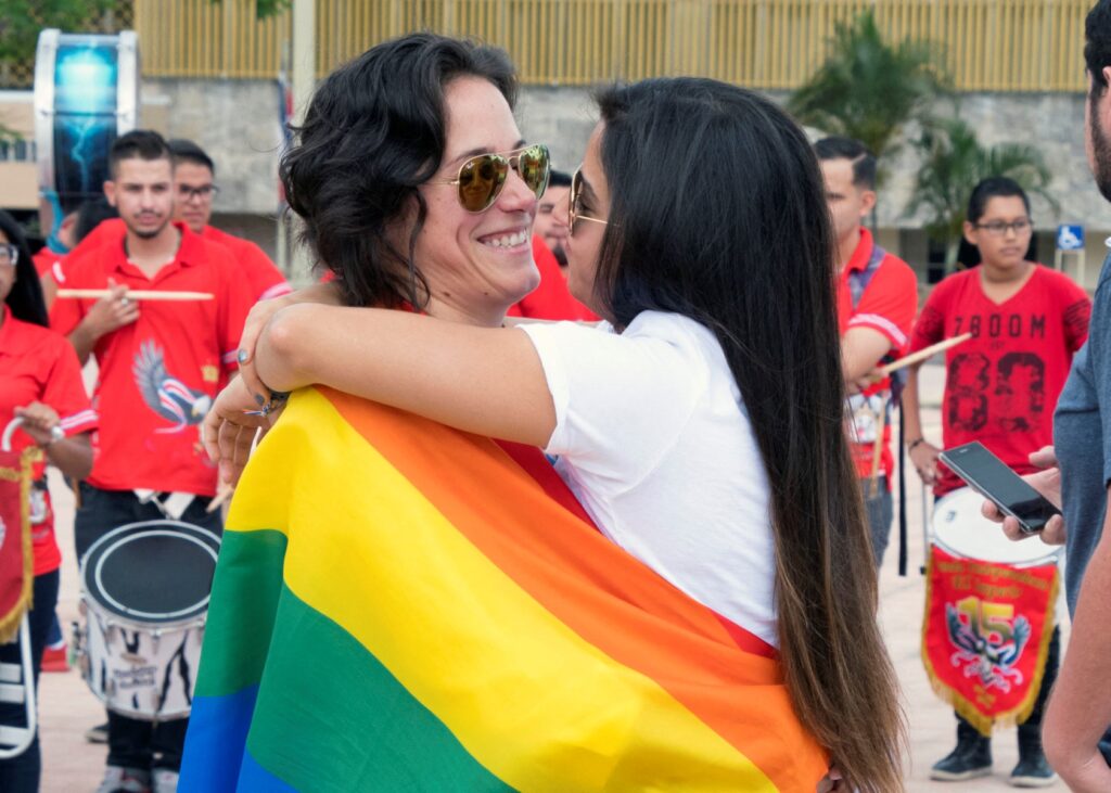El Vaticano aclara que no cambió su doctrina pese a anuncio de bendiciones a parejas homosexuales