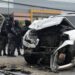 Policías custodian el auto del alcalde de Durán, Luis Chonillo, luego de sufrir un ataque armado en Durán, Ecuador, el 15 de mayo de 2023. (Foto de MARCOS PIN/AFP)