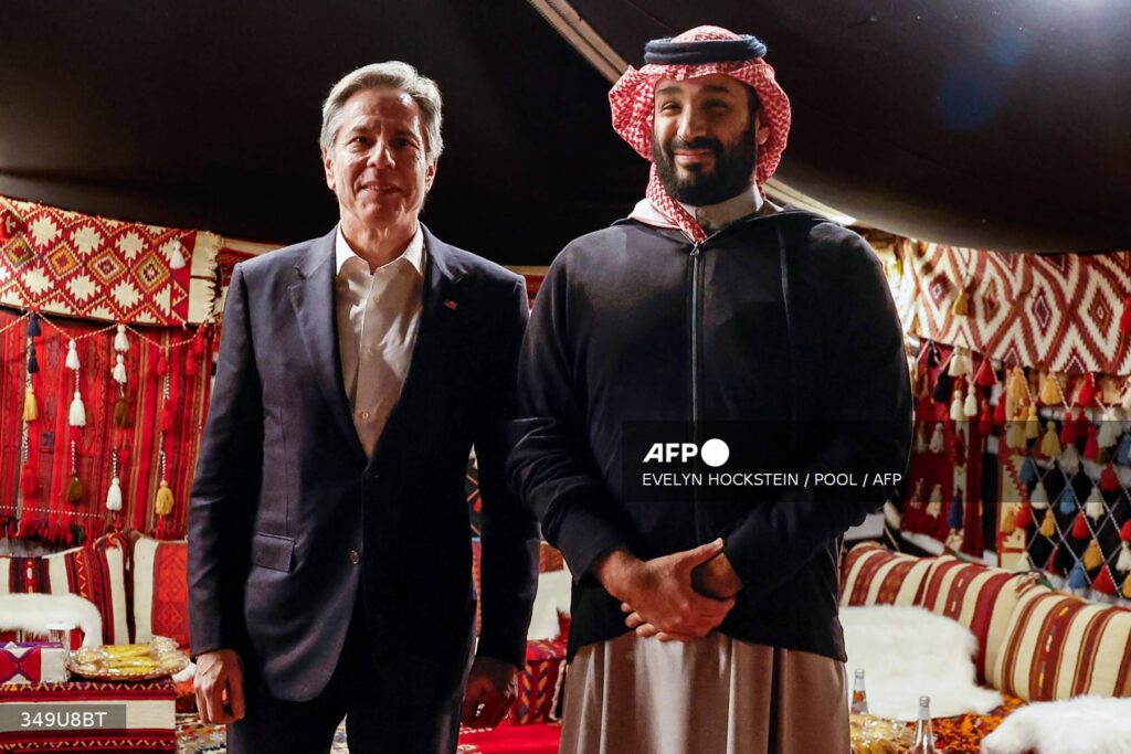 Blinken se reúne con el príncipe heredero saudita antes de dirigirse a Israel