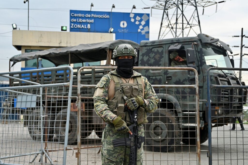 Militares entran en la cárcel de Ecuador tras asesinato de fiscal antimafia