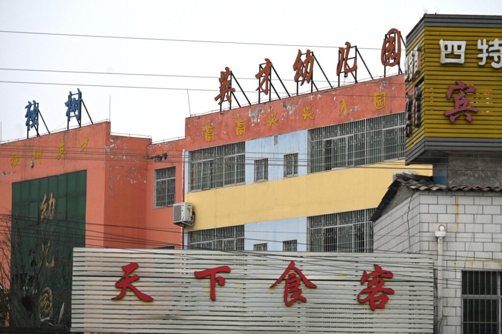 China investiga incendio que dejó 13 muertos en una escuela