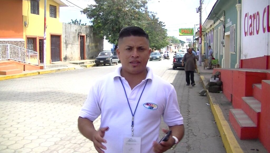El periodista Víctor Ticay, encarcelado por dar cobertura a una procesión católica, cumple 32 años
