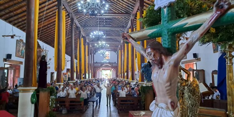 Una eucaristia de julio de 2023 en la Parroquia Nuestra Señora de la Asunción, Masaya, Nicaragua. Foto: Coyuntura