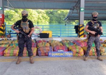 Decomisan más de una tonelada de droga en aguas de Costa Rica. Foto: AFP
