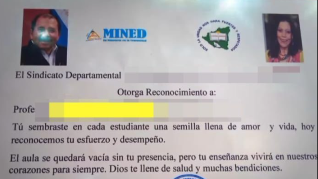 Mined entrega a maestros jubilados diplomas con fotos de Daniel Ortega y Rosario Murillo