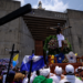 La figura de Cristo no saldrá de las iglesias por un año más bajo la represión de Ortega y Murillo. Foto: Confidencial