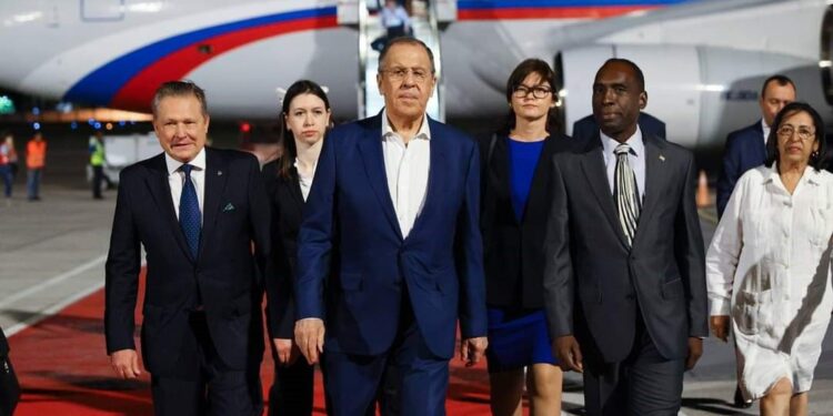 Lavrov fustiga a EEUU al comenzar en Cuba una gira por América Latina