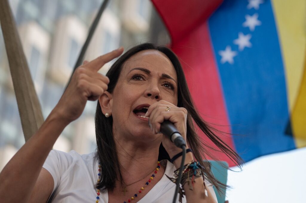 Opositora Machado denuncia arresto de 37 activistas durante campaña en Venezuela