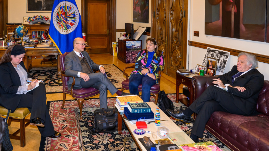 GHREN presenta al secretario general de la OEA el informe sobre crímenes de lesa humanidad de Nicaragua