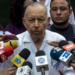 Carlos Tünnermann participa de una rueda de prensa, en junio de 2019, durante una reunión con los testigos de negociación para informar que faltan presos políticos por liberar, en Managua. Foto: EFE.