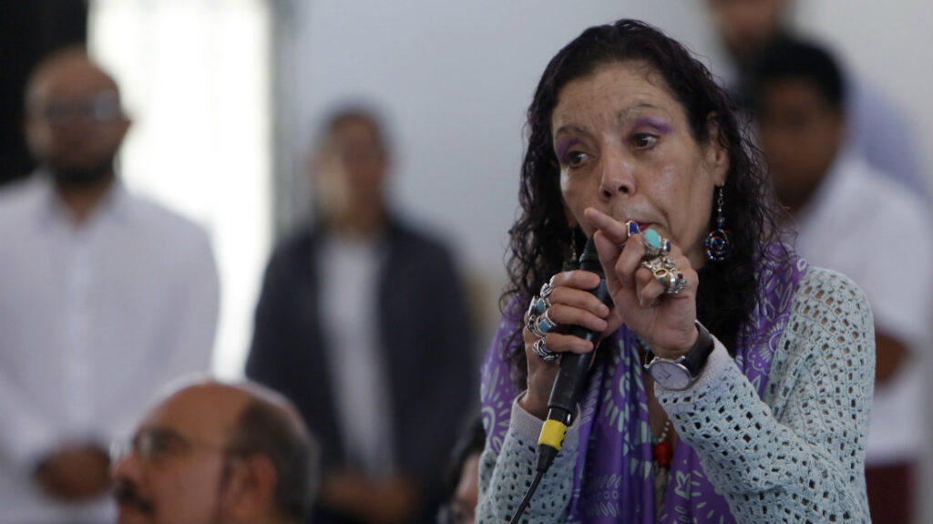 Rosario Murillo, injerencista y entrometida, insulta a la oposición venezolana que protesta contra el  fraude electoral