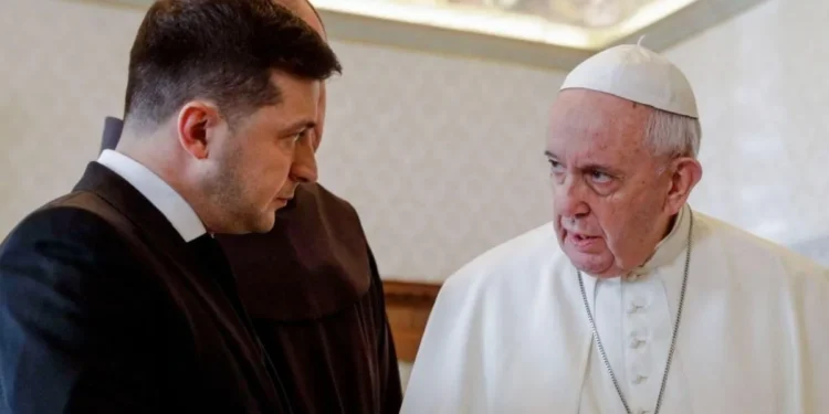 Ucrania convoca al enviado del Vaticano por declaración del papa sobre "izar la bandera blanca"
