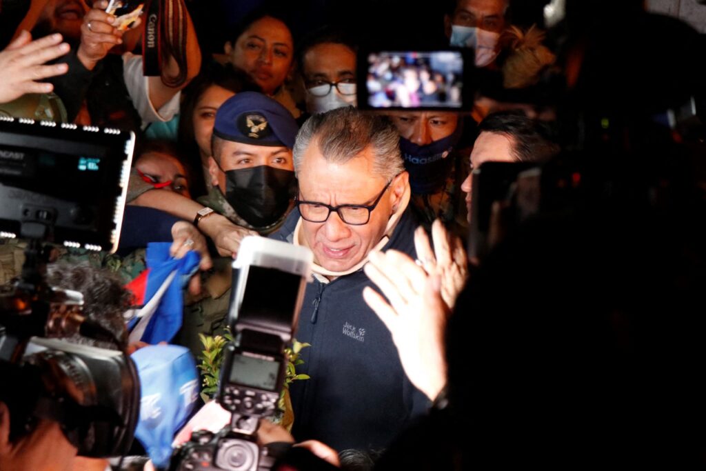 México otorga asilo a exvicepresidente de Ecuador en plena crisis diplomática