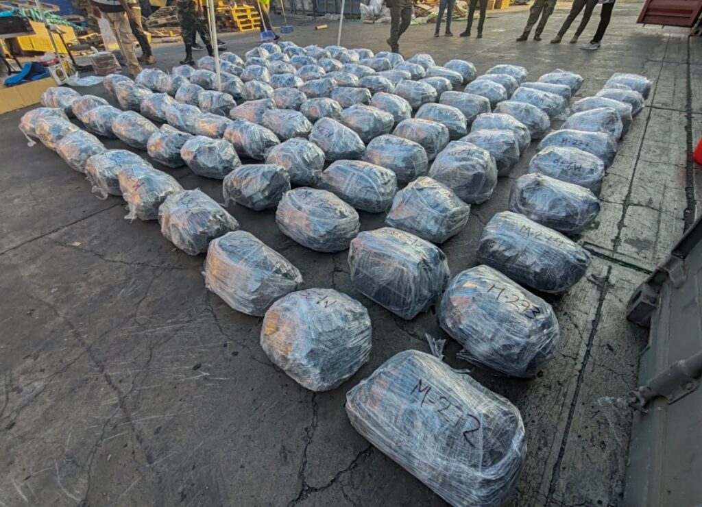 Perú convertirá cocaína incautada al narcotráfico en bloques de concreto