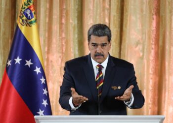 This handout picture released by the Venezuelan Presidency shows Venezuelan President Nicolas Maduro speaking during an act to present the Organic Law for the Defense of "Guyana Esequiba" at the National Assembly in Caracas on April 3, 2024. - Venezuelan President Nicolás Maduro denounced on Wednesday the installation of "secret military bases" of the United States in the Essequibo, an oil-rich area that his country disputes with Guyana. (Photo by ZURIMAR CAMPOS / Venezuelan Presidency / AFP) / RESTRICTED TO EDITORIAL USE - MANDATORY CREDIT "AFP PHOTO / VENEZUELAN PRESIDENCY / ZURIMAR CAMPOS " - NO MARKETING - NO ADVERTISING CAMPAIGNS - DISTRIBUTED AS A SERVICE TO CLIENTS - RESTRICTED TO EDITORIAL USE - MANDATORY CREDIT "AFP PHOTO / VENEZUELAN PRESIDENCY / Zurimar CAMPOS " - NO MARKETING - NO ADVERTISING CAMPAIGNS - DISTRIBUTED AS A SERVICE TO CLIENTS /