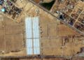 Esta imagen satelital proporcionada por Maxar Technologies muestra campamentos de tiendas de campaña para palestinos desplazados en Rafah, en el sur de la Franja de Gaza, el 23 de abril de 2024, en medio del conflicto en curso entre Israel y el grupo militante Hamas.