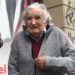 El expresidente uruguayo José Mujica sale después de una conferencia de prensa en la sede del partido Movimiento de Participación Popular (MPP) en Montevideo el 29 de abril de 2024.
