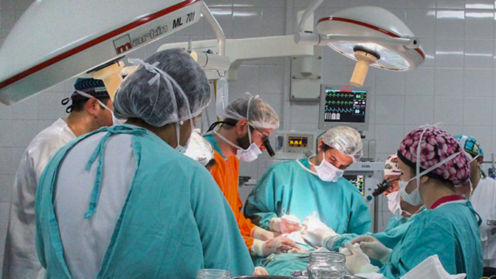 Minsa retrocede y revoca orden que obligaba a médicos a trabajar 10 años al Estado por una especialidad