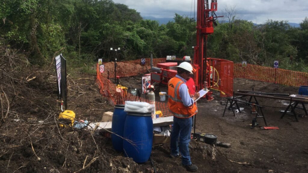 Dictadura entrega a minera china más de 36 mil hectáreas de tierra