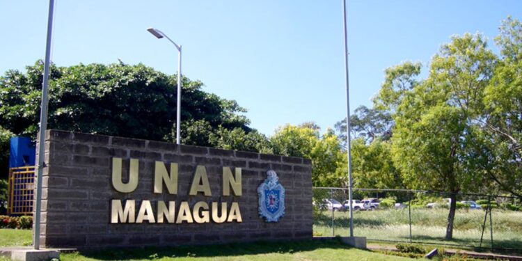 Ortega cambia el emblemático lema de la UNAN-Managua a «¡Universidad del Pueblo y para el Pueblo!». Foto: TN8.