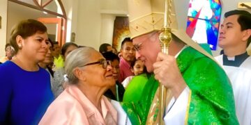 Silvio Baéz, el «obispo del pueblo», cumple 66 años rodeado del amor y admiración de los nicaragüenses. Foto: Carmelita Quotes.